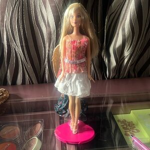 Fashion fever barbie pink & white floral doll w/stand